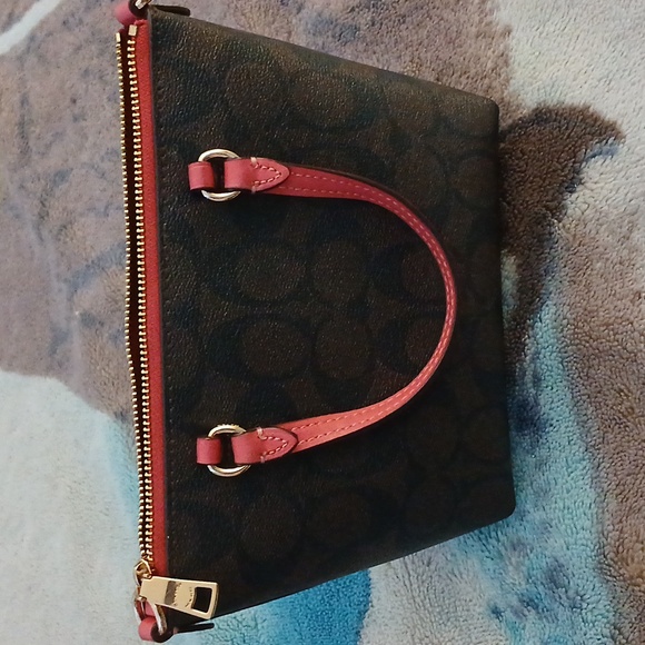 Authentic Coach Mini Gallery Signature Canvas Crossbody Bag - Picture 10 of 10